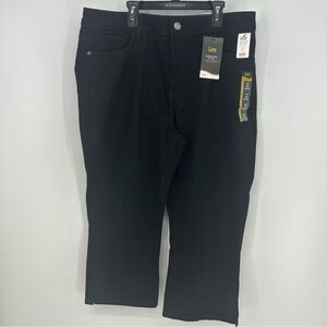 Lee Women’s Black Capris. Size 16